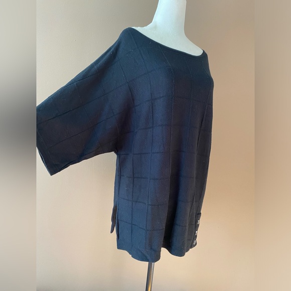 Loose fitting knit top - Picture 2 of 7